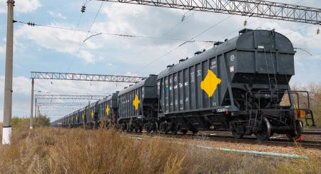 «Астык Транс» снижает тарифы на внутренние железнодорожные перевозки легковесных грузов