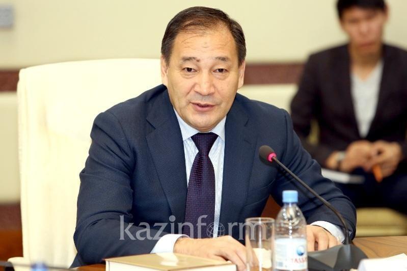 Ералы Тугжанов провел заседание по вопросам регулирования трудовых отношений