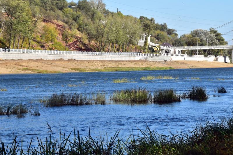 Обмелевший Урал затрудняет работу по профилактике разливов нефти