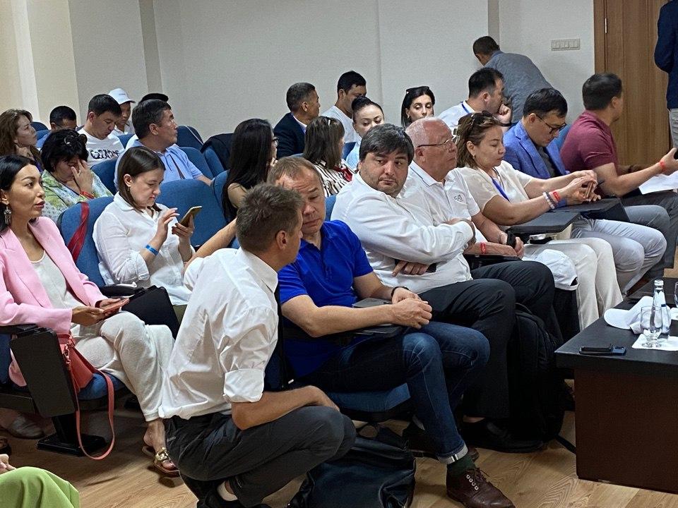 Казахстанские журналисты на встрече с бизнес-общиной Силифке