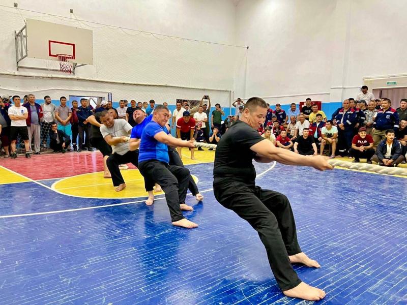 Нефтяники состязаются в силе и интеллекте