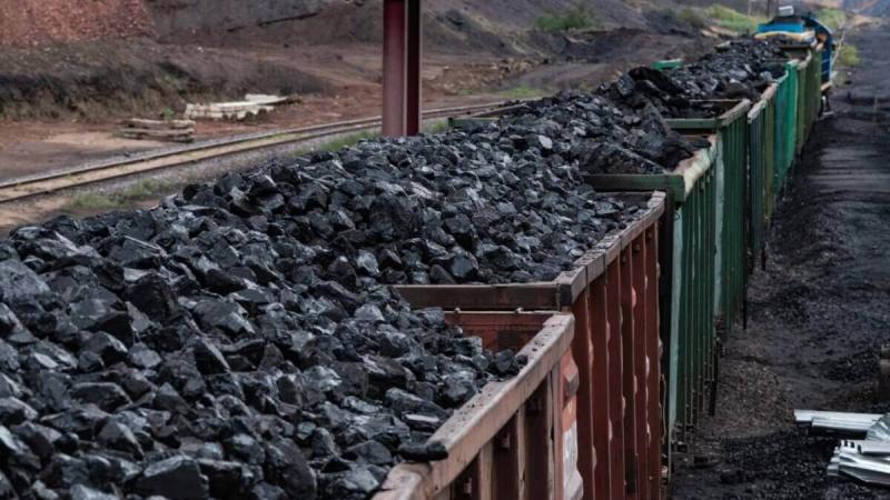 Казахстан ввел запрет на экспорт угля автомобильным транспортом.