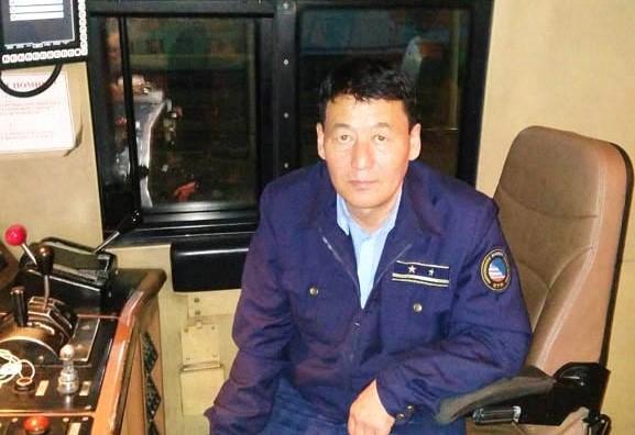 Машинист тепловоза КТЖ  26 лет управляет поездом