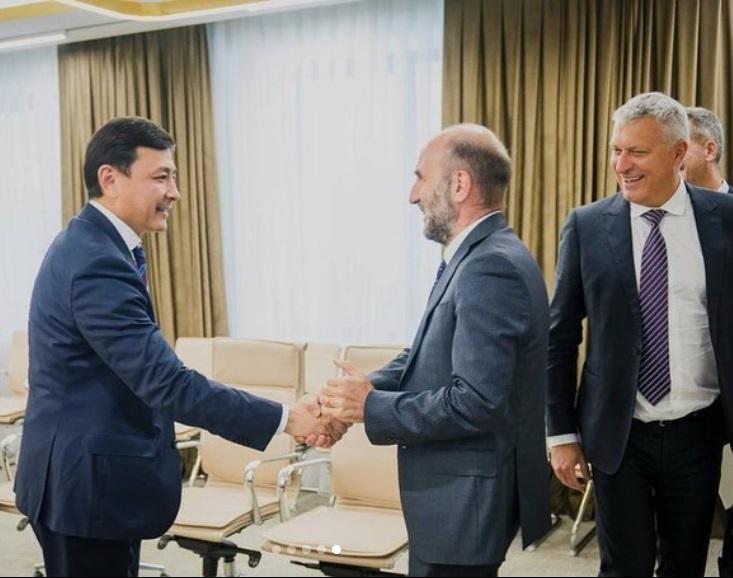 Фото www.instagram.com/altay_kulginov_official/