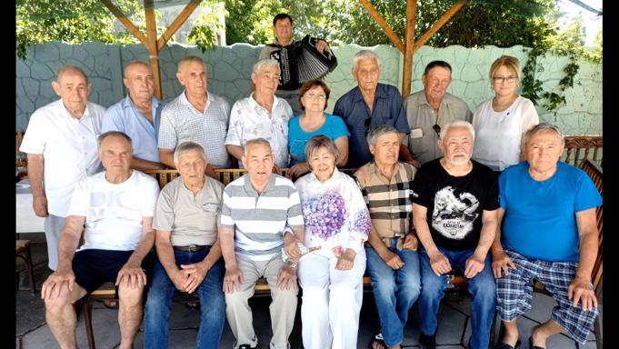 Учившиеся вместе железнодорожники встретились спустя 60 лет