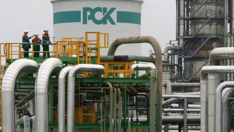 Казахстан готов поставлять нефть в Европу, в том числе на НПЗ Шведт