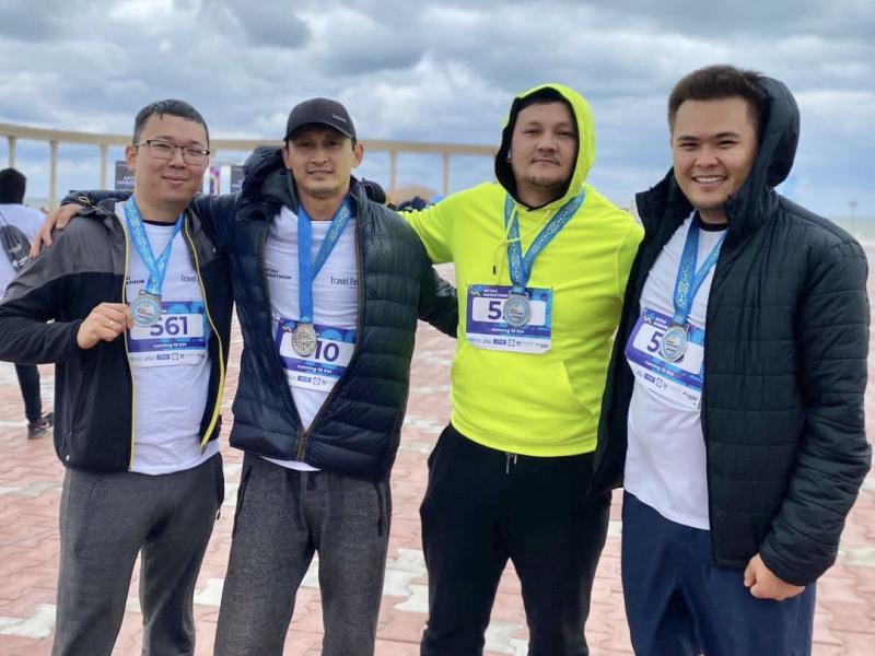 Нефтяники-марафонцы пробежали кросс в честь Казахстана