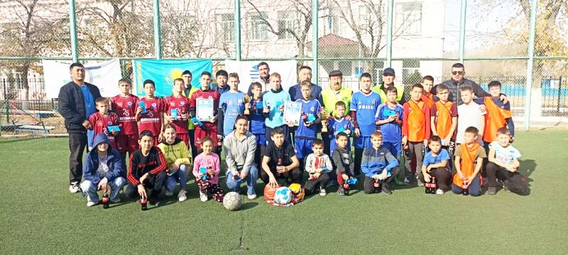 Семей теміржолшылары балалар үйінің тәрбиеленушілерін қуанышқа бөледі