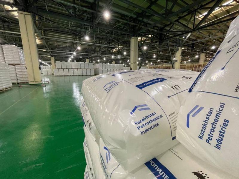 Завод KPI в Атырау отправил первый состав с полипропиленом на экспорт
