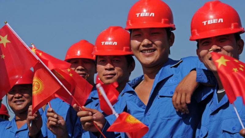 Мотивация по-китайски: урезать зарплату топ-менеджеру, чтобы повысить рабочему