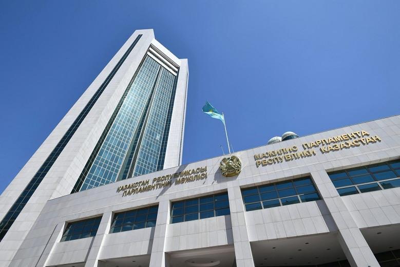 Как будет снижена нагрузка на фонд оплаты труда в Казахстане