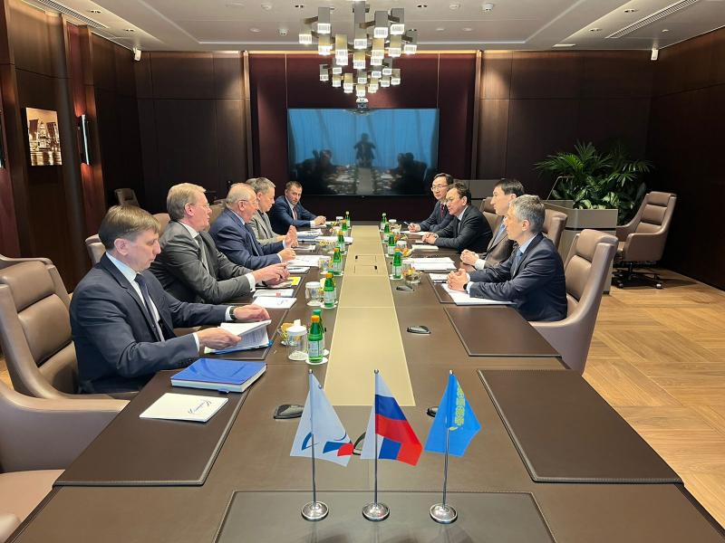 Глава КМГ провел ряд встреч с российскими партнерами