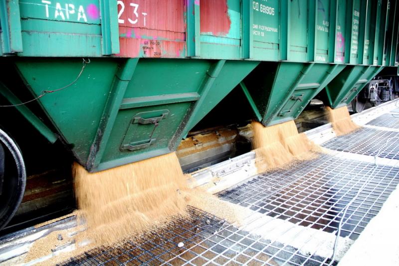 КТЖ отменила штрафы за несвоевременную погрузку зерна и муки