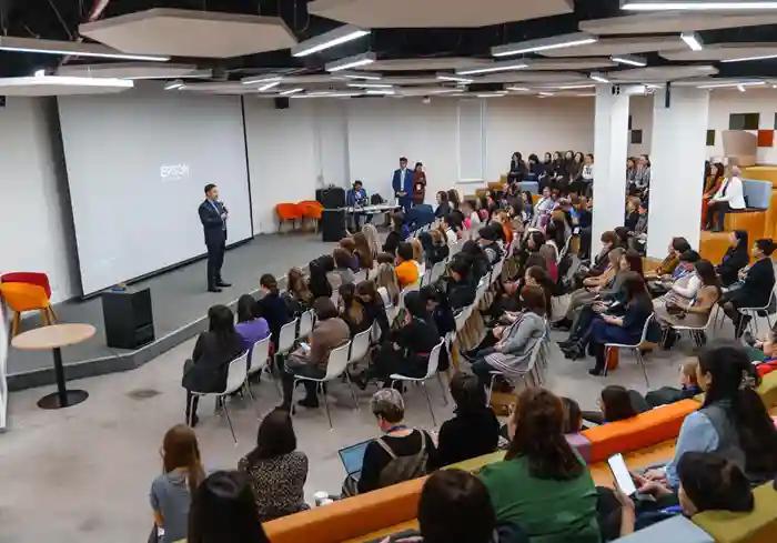 «Қазақтелеком» назарында – әйелдер көшбасшылығы