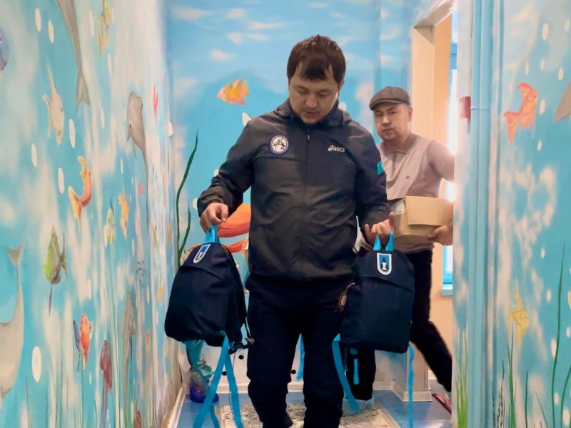 Сладкие подарки от нефтяников Каражанбаса