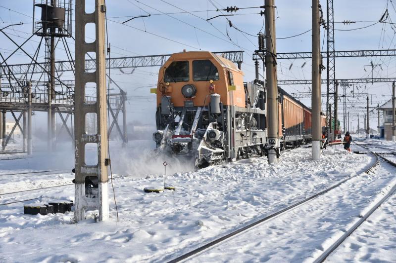 Теміржолшылар 46 мың текше метрден астам қар күреді