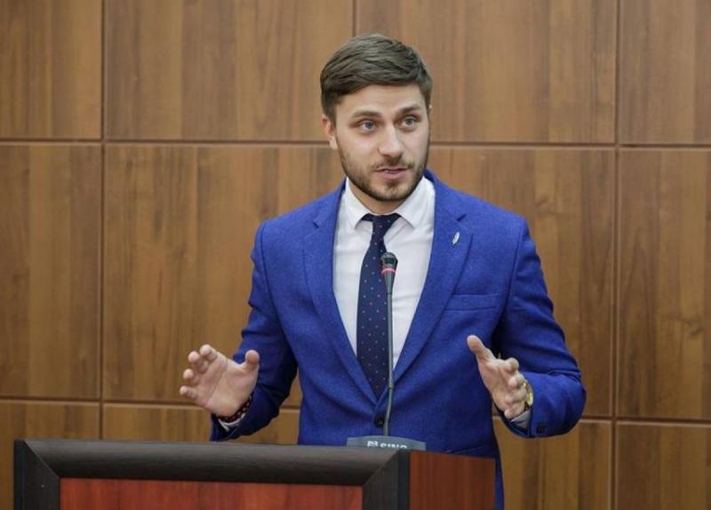 31-летний Максим Споткай стал руководителем аппарата Сената 