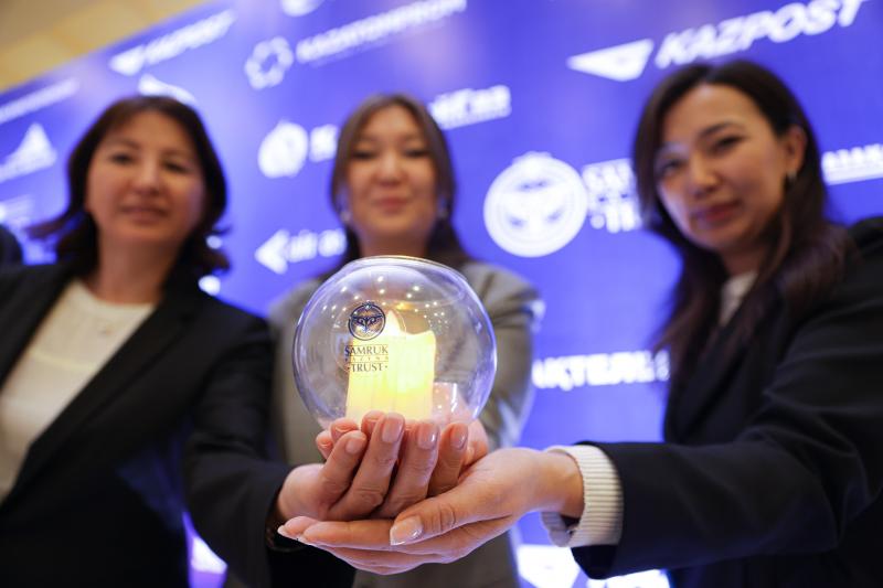 18 авто скорой помощи и 9 инватакси передал "Самрук-Казына" в регионы 