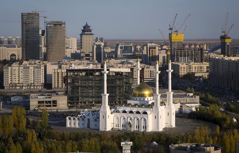 В Казахстане изменили правила пребывания иностранцев