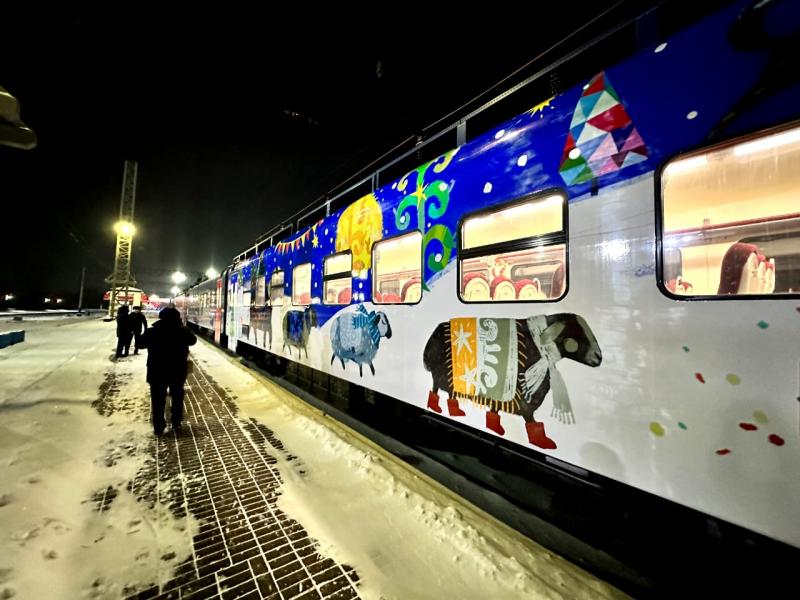 Свыше 16 тысяч пассажиров перевез новогодний электропоезд