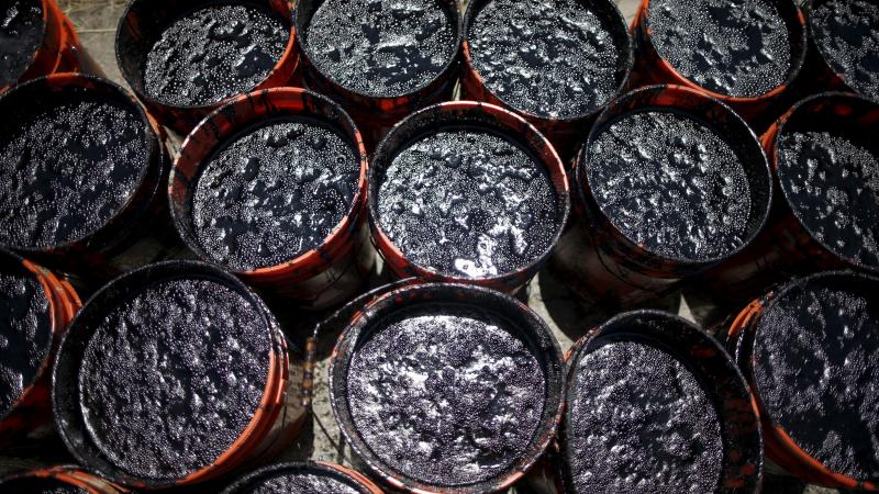 Ограничить скидку Urals к Brent в 34-25 доллара за баррель предлагает Минфин России