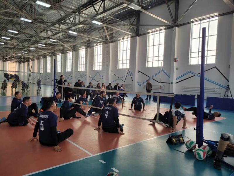 Параволейбольные клубы пяти областей получили спортинвентарь от "Самрук-Казына"