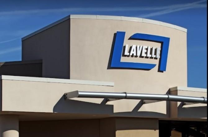 Из-за аварии на химзаводе в США эвакуируют целый город