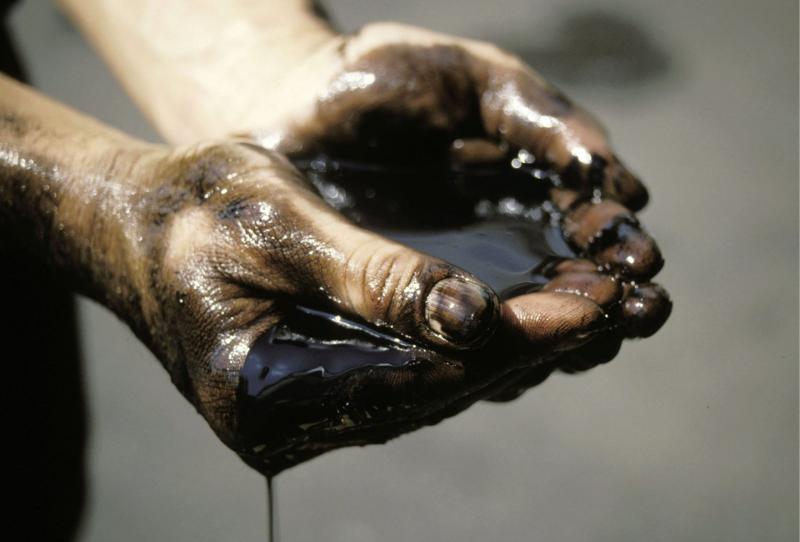 Нефть Brent падает в цене