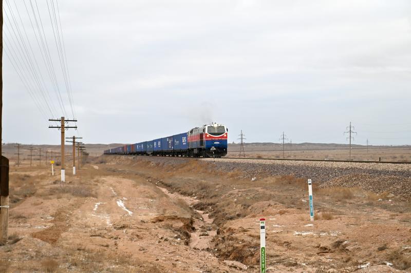 Түбек теміржолында пойыздар қозғалысы артып келеді