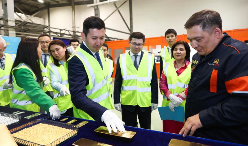 Глава «Самрук-Қазына» поздравил аффинажный завод «Тау-Кен Алтын» с юбилеем (Фото)