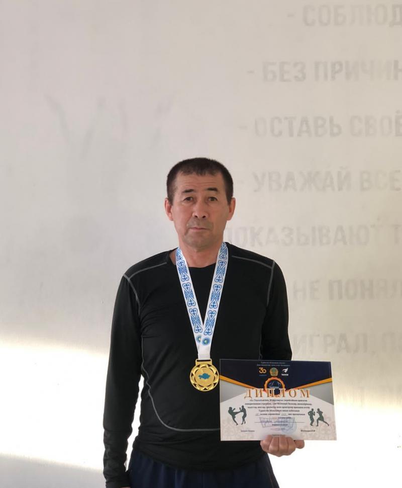 Молдабек Мыктыбек, профессионал и спортсмен  