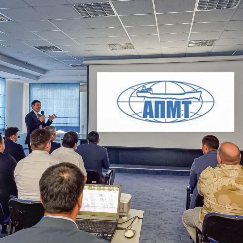 Теңіз көлігі кәсіпкерлері Ақтау портында кездесті