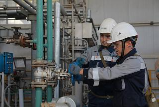 АНПЗ приглашает будущих нефтехимиков на стажировку 