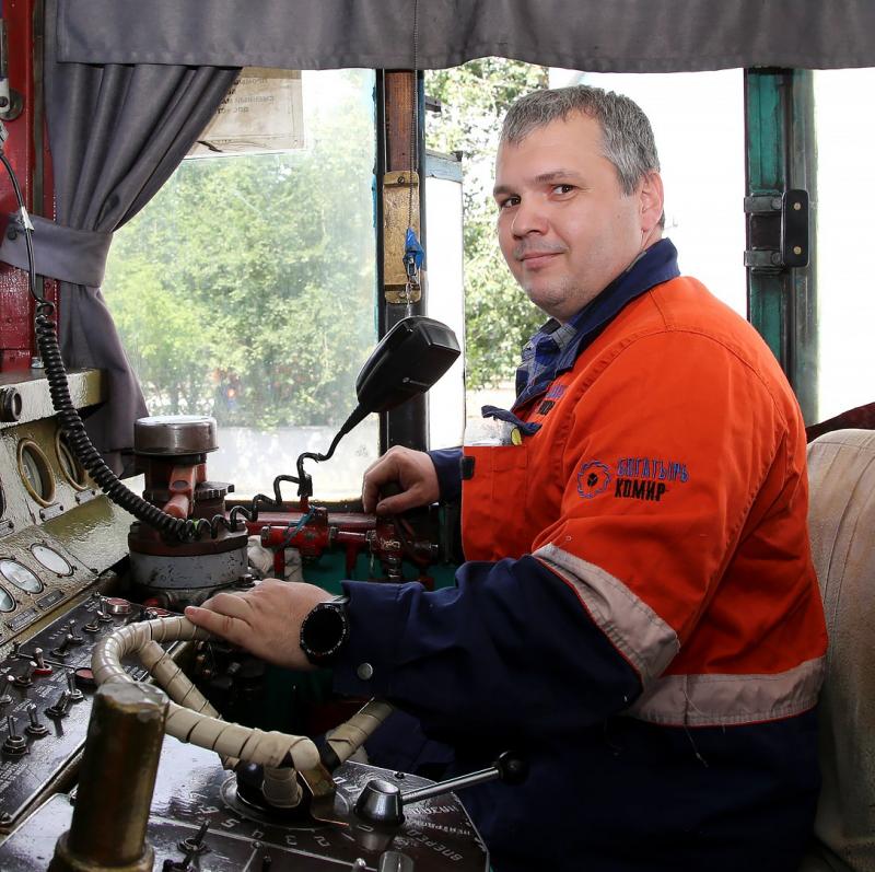 Богатырь Комир. На марше машинисты