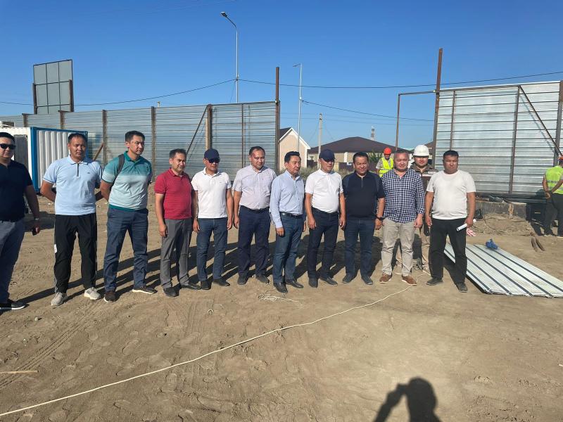 Samruk-Kazyna Construction басшысы жайлы мектептер салынатын проблемалық учаскелерді аралады