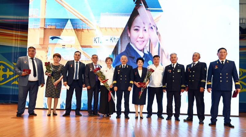 «Қазақстан Темір Жолының» 1200-ден астам қызметкері марапатталды