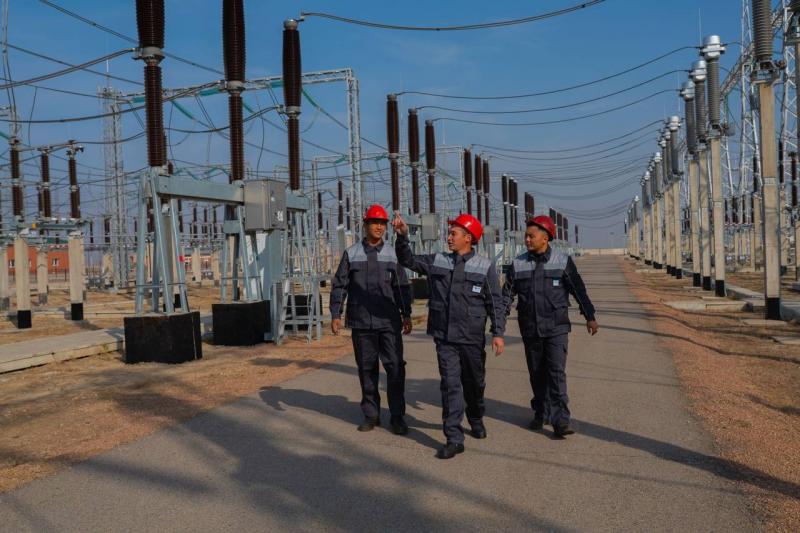 АО «KEGOC» строит воздушные линии электропередачи 220 кВ протяженностью 779,7 км на западе РК