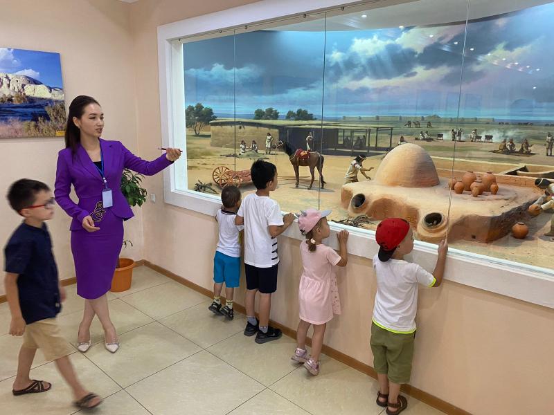 Теміржолшылар балаларға тағылымды саяхат ұйымдастырды