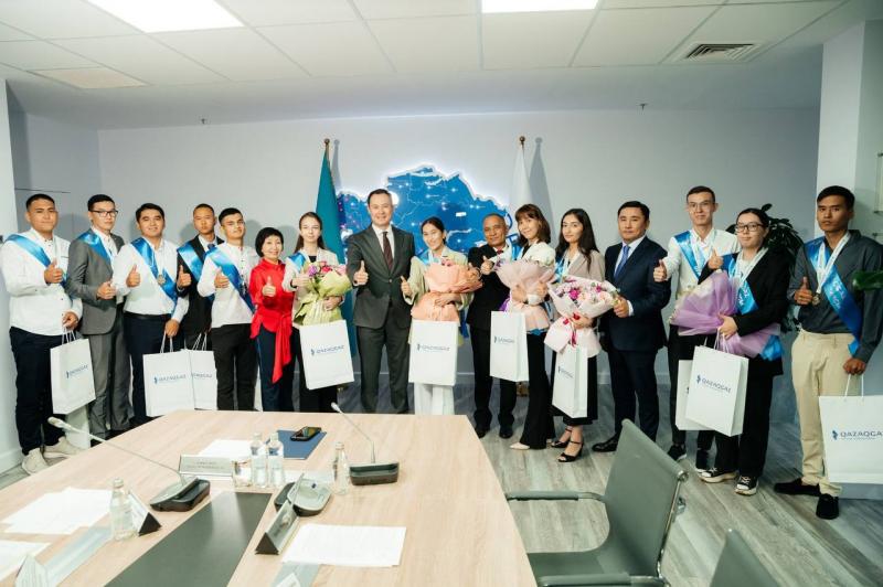 Қазақстандық жоғары оқу орындарының студенттеріне QazaqGaz стипендиялары берілді