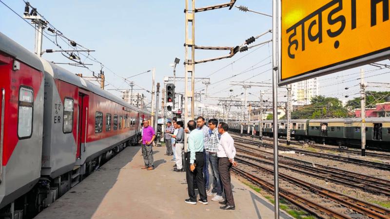 Үндістан теміржол станцияларын жаппай жаңғыртуды бастайды