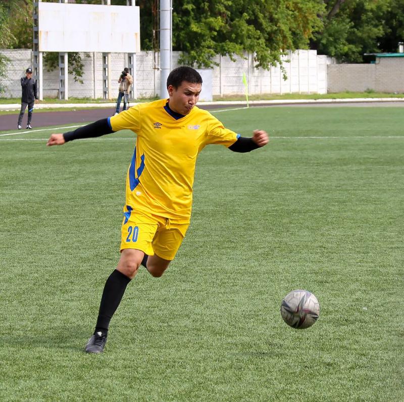 Богатыри на футбольном поле