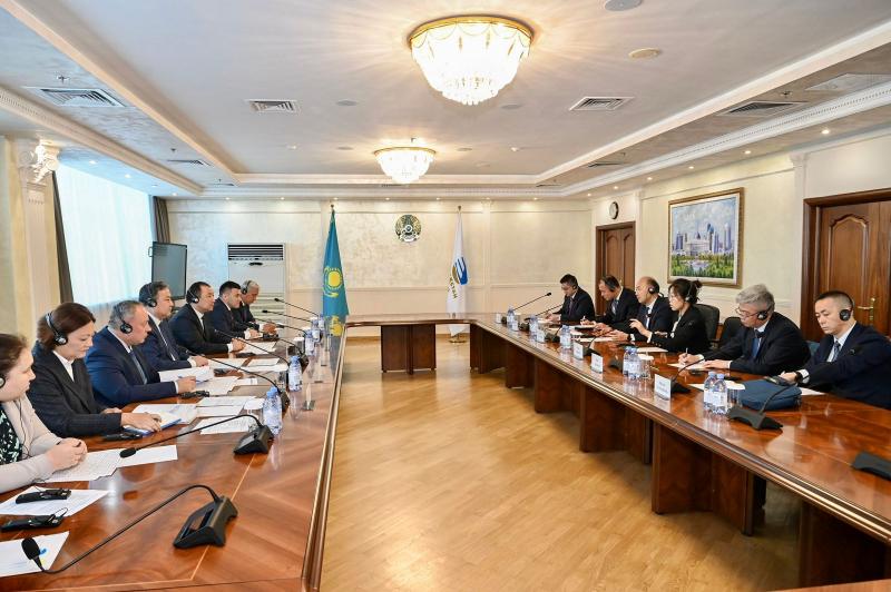 ҚТЖ мен «Үрімші темір жолы» екі елдің көлік инфрақұрылымын дамытуды талқылады