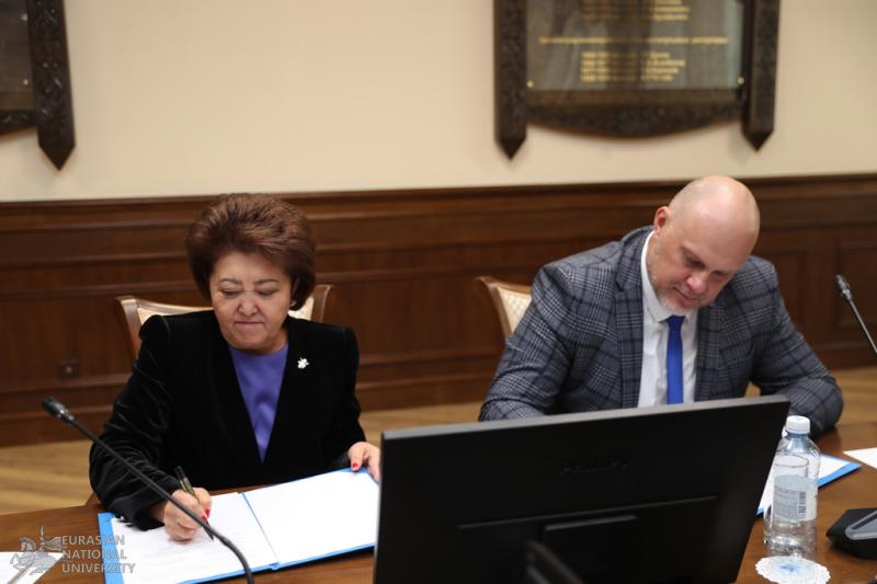 ЕҰУ мен Үлбі металлургия зауыты ынтымақтастық туралы меморандумға қол қойды