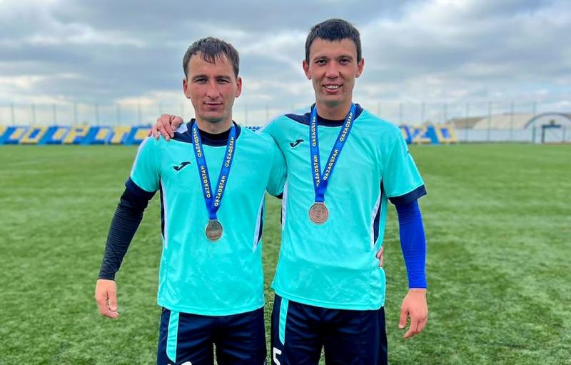 Сильны и в футболе