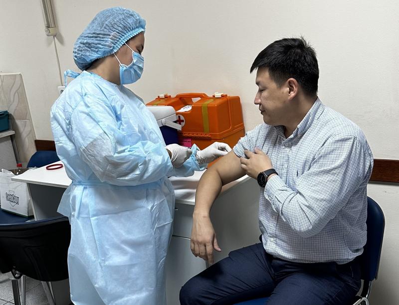 Безопасная вакцинация от гриппа прошла в АлЭС