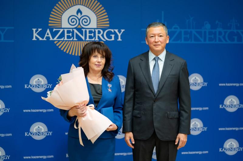 Сотрудницу АлЭС наградили орденом