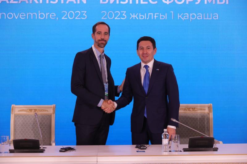 Самрук-Казына и Societe Generale расширяют сотрудничество 