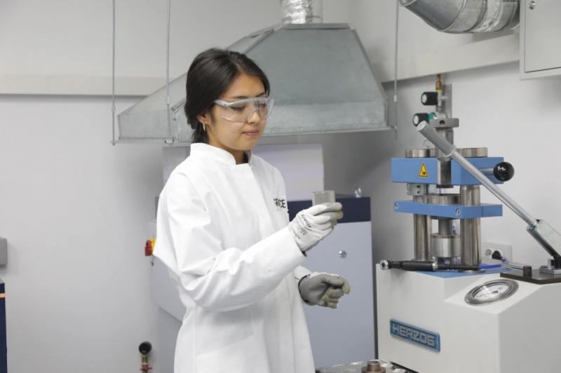 Лаборатория Grace провела 900 исследований для НПЗ Казахстана