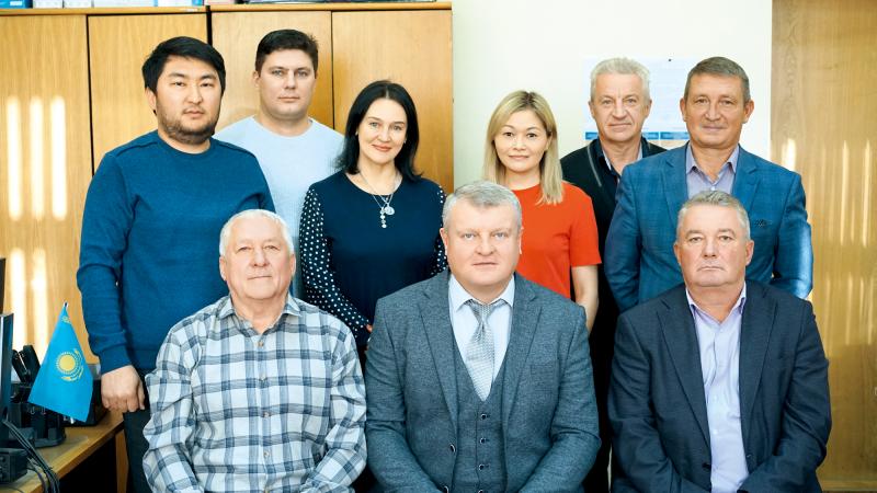 Коллектив службы сбыта УМЗ: помнишь, как все начиналось