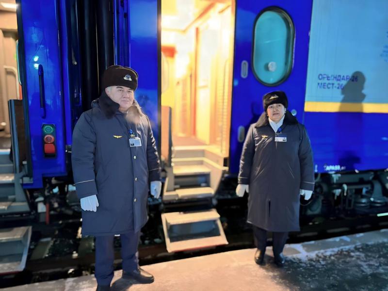 Из Павлодара в Туркестан отправился поезд с новыми вагонами